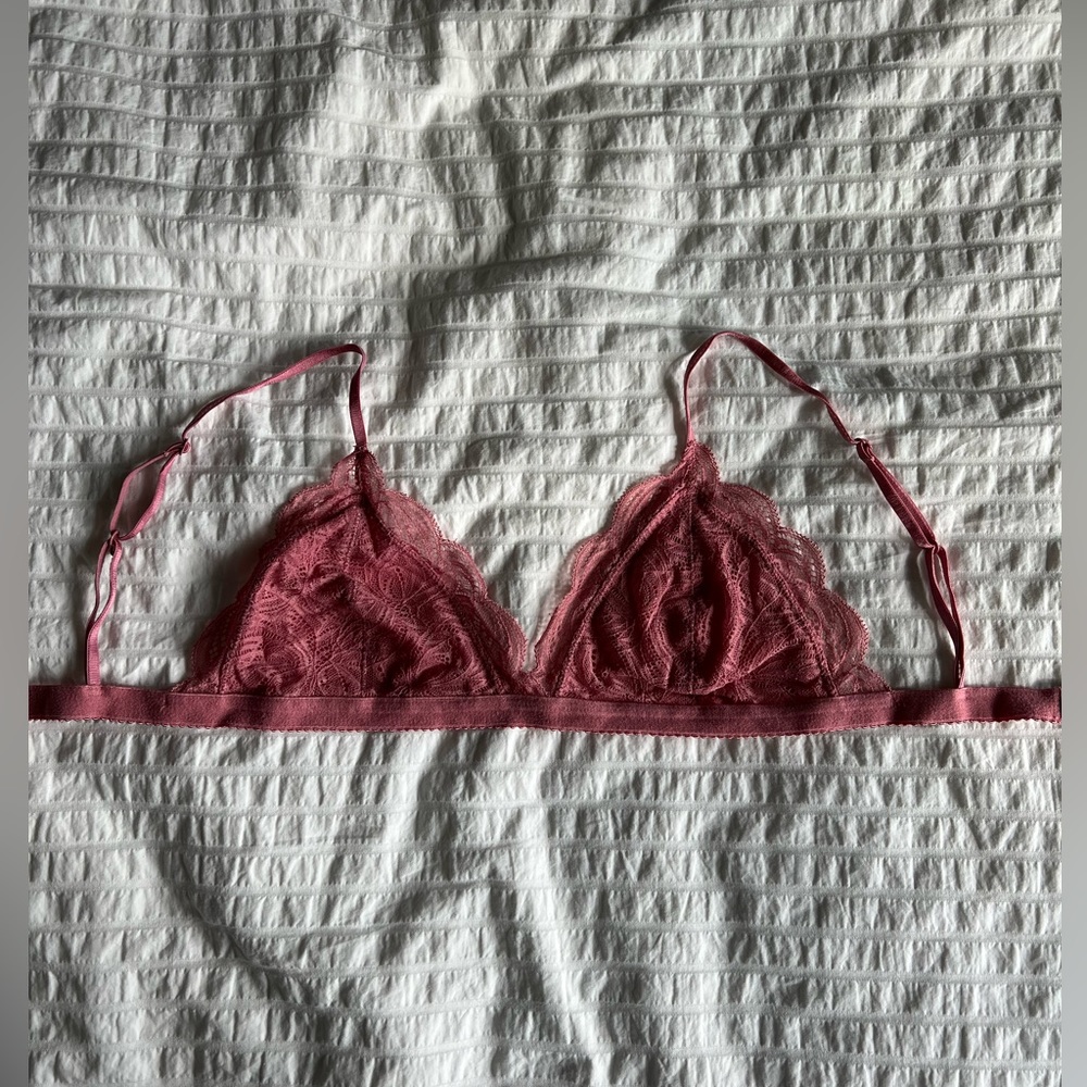 Aritzia Talula Monterey Bralette - Size Medium - Rose Pink